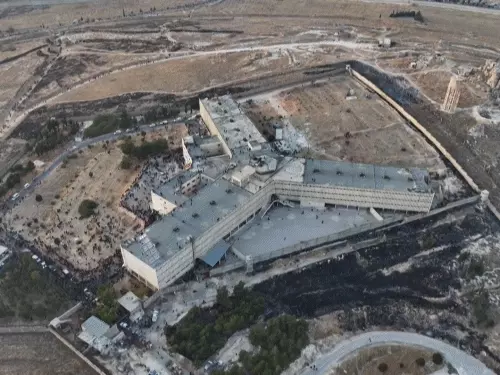 सीरिया में असद का कत्लखाना, जहां विरोधियों को रखते थे:72 तरह से डेढ़ लाख लोगों को मारा, यहां अनजान जगह एक लाख कैदी फंसे